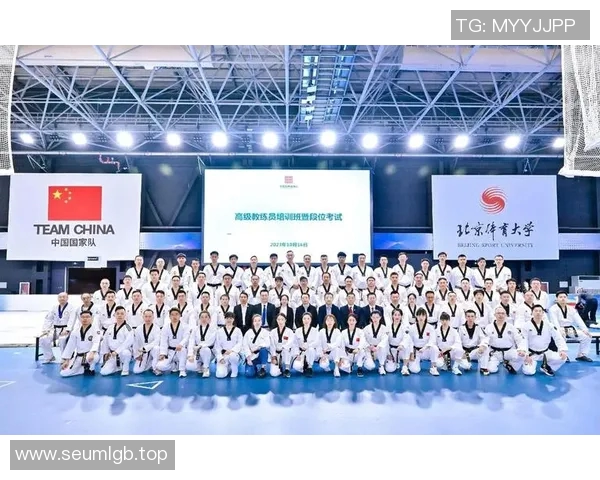 中国跆拳道世锦赛夺金，教练组泪洒赛场